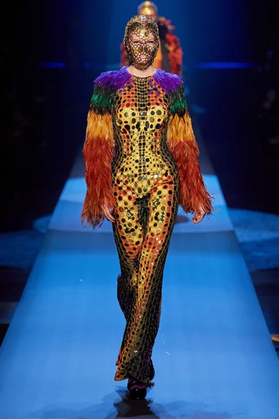 Look 57